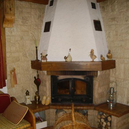 Chambres d'Hôtes Les Pierres Taillées Thénésol Extérieur photo