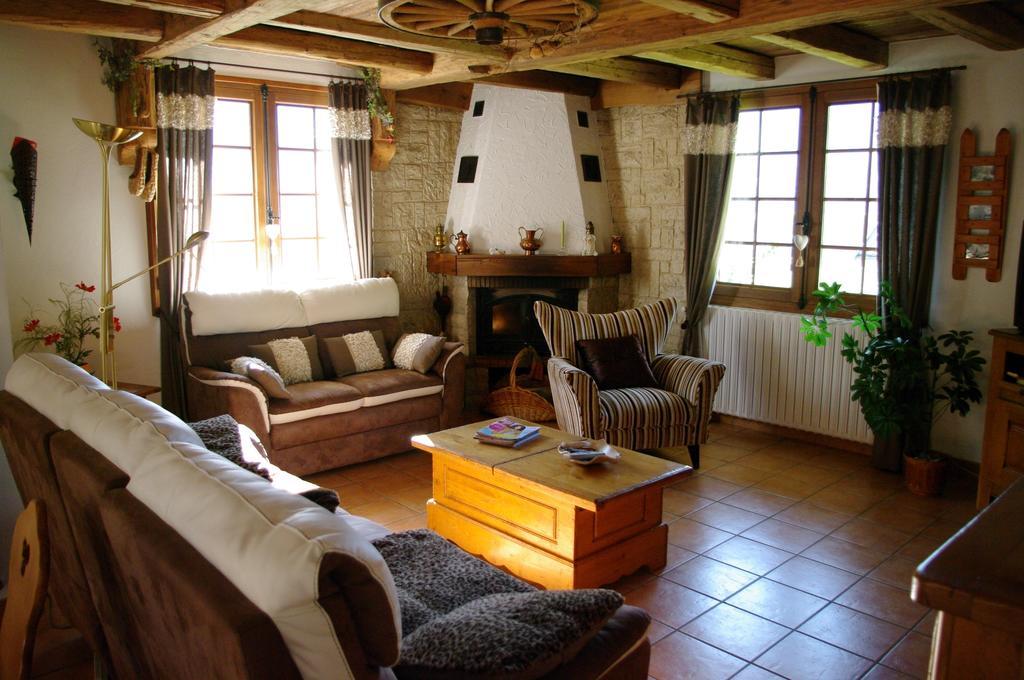 Chambres d'Hôtes Les Pierres Taillées Thénésol Extérieur photo