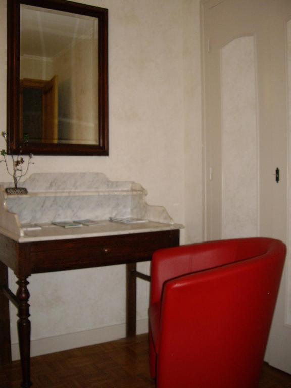 Chambres d'Hôtes Les Pierres Taillées Thénésol Chambre photo